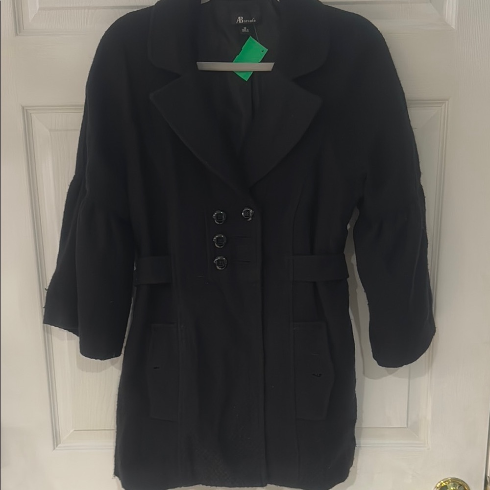 AB Studio Black Pea Coat with Fitted Silhouette and Three-Quarter Sleeves